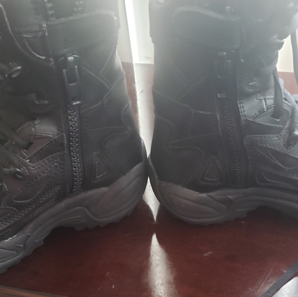 Converse Boots - Picture 2 of 4